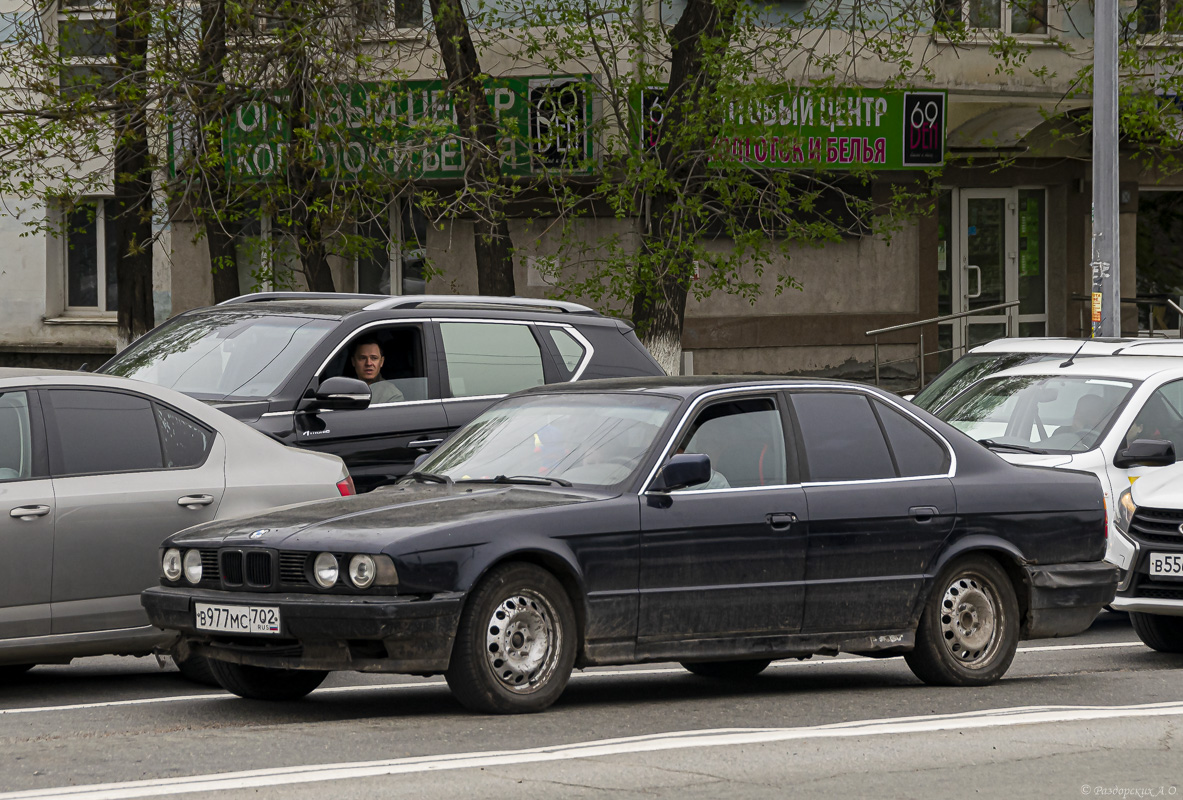 Башкортостан, № В 977 МС 702 — BMW 5 Series (E34) '87-96