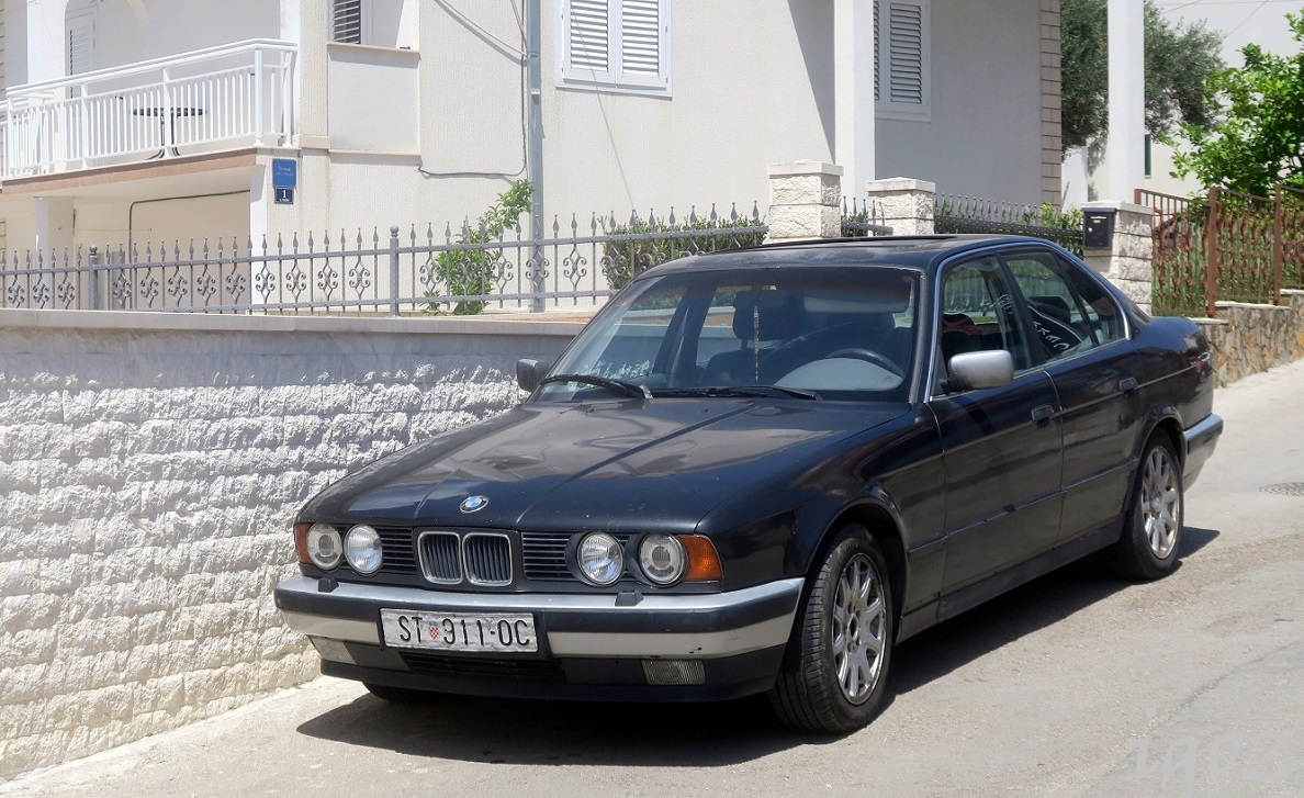 Хорватия, № ST 911-OC — BMW 5 Series (E34) '87-96