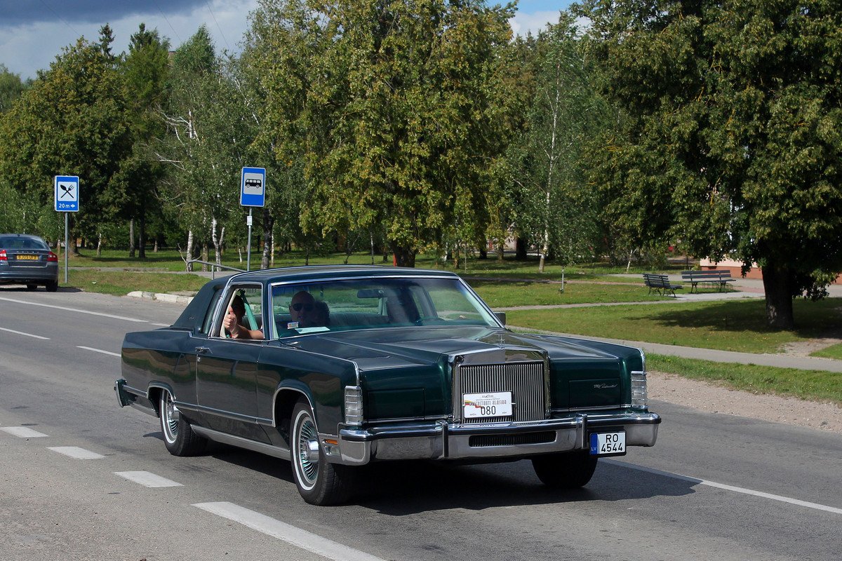 Латвия, № RO-4544 — Lincoln Continental (5G) '70-79; Литва — Nesenstanti klasika 2024