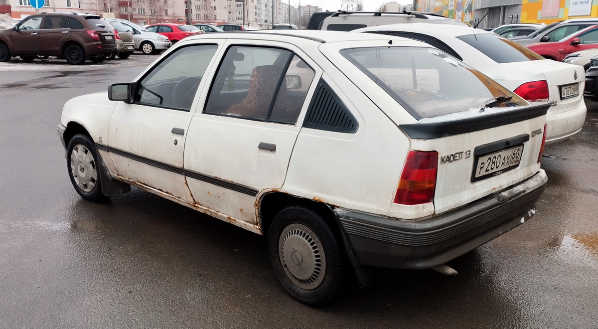 Псковская область, № Р 280 АХ 60 — Opel Kadett (E) '84-95