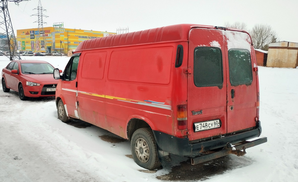 Псковская область, № Е 748 СУ 60 — Ford Transit (3G) '86-94