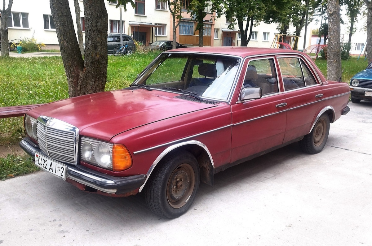 Витебская область, № 0422 АІ-2 — Mercedes-Benz (W123) '76-86