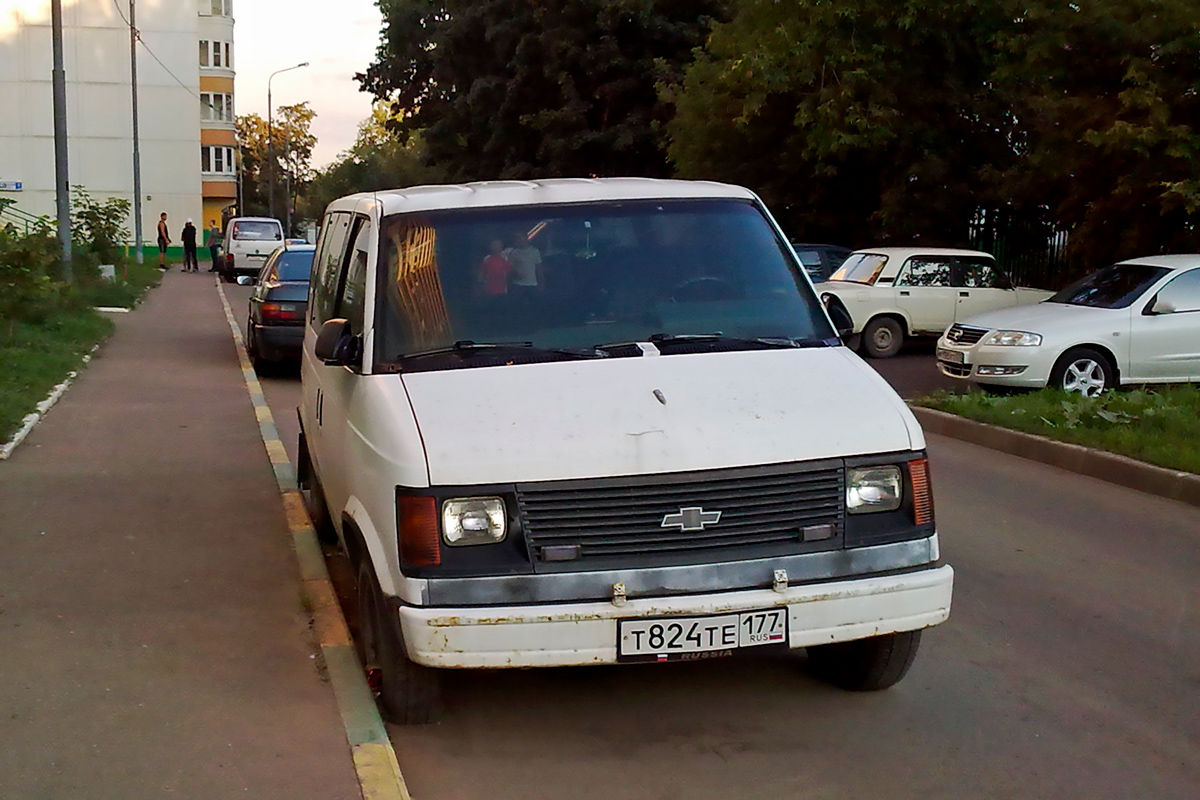 Москва, № Т 824 ТЕ 177 — Chevrolet Astro (1G) '85-94