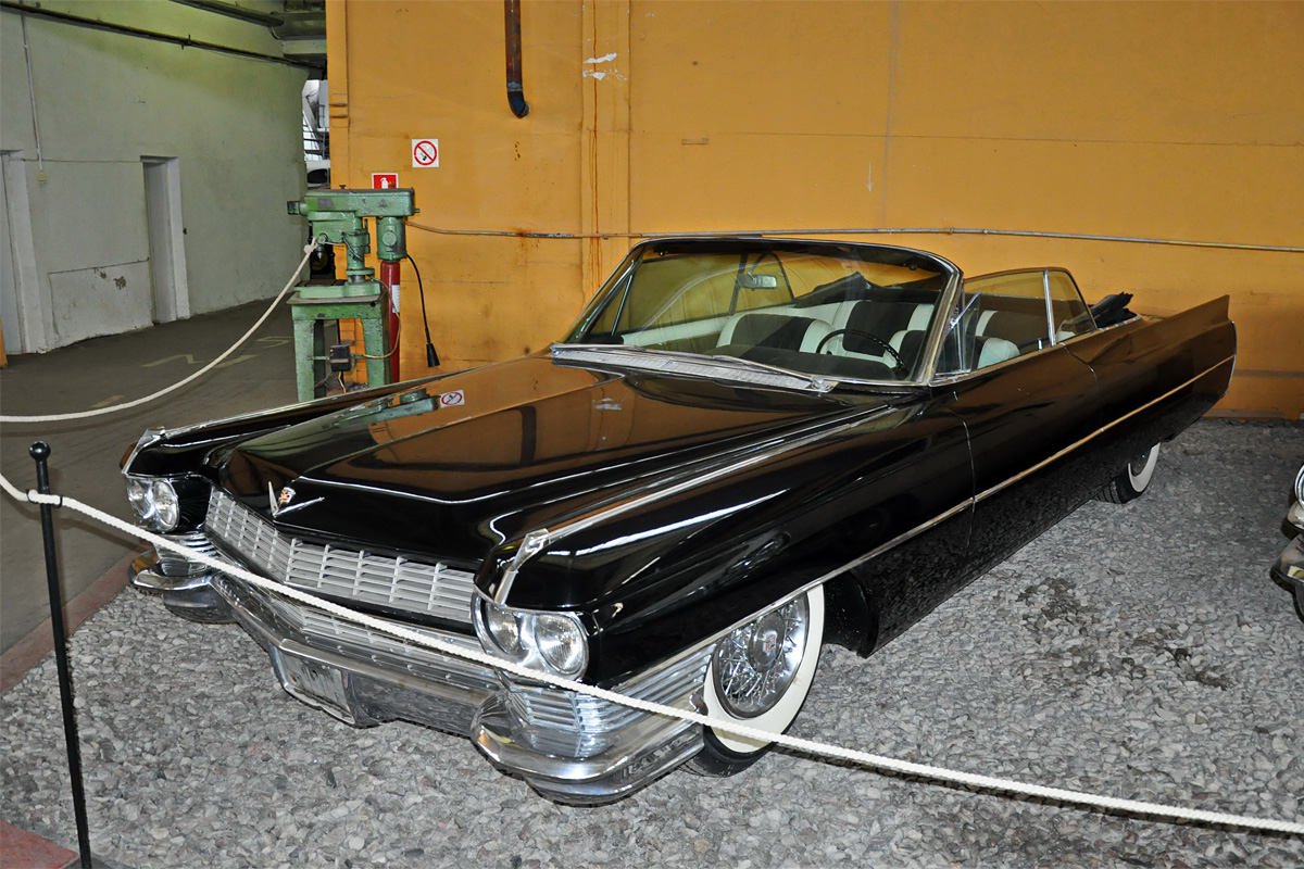 Москва, № (77) Б/Н 0262 — Cadillac DeVille (2G) '61-64