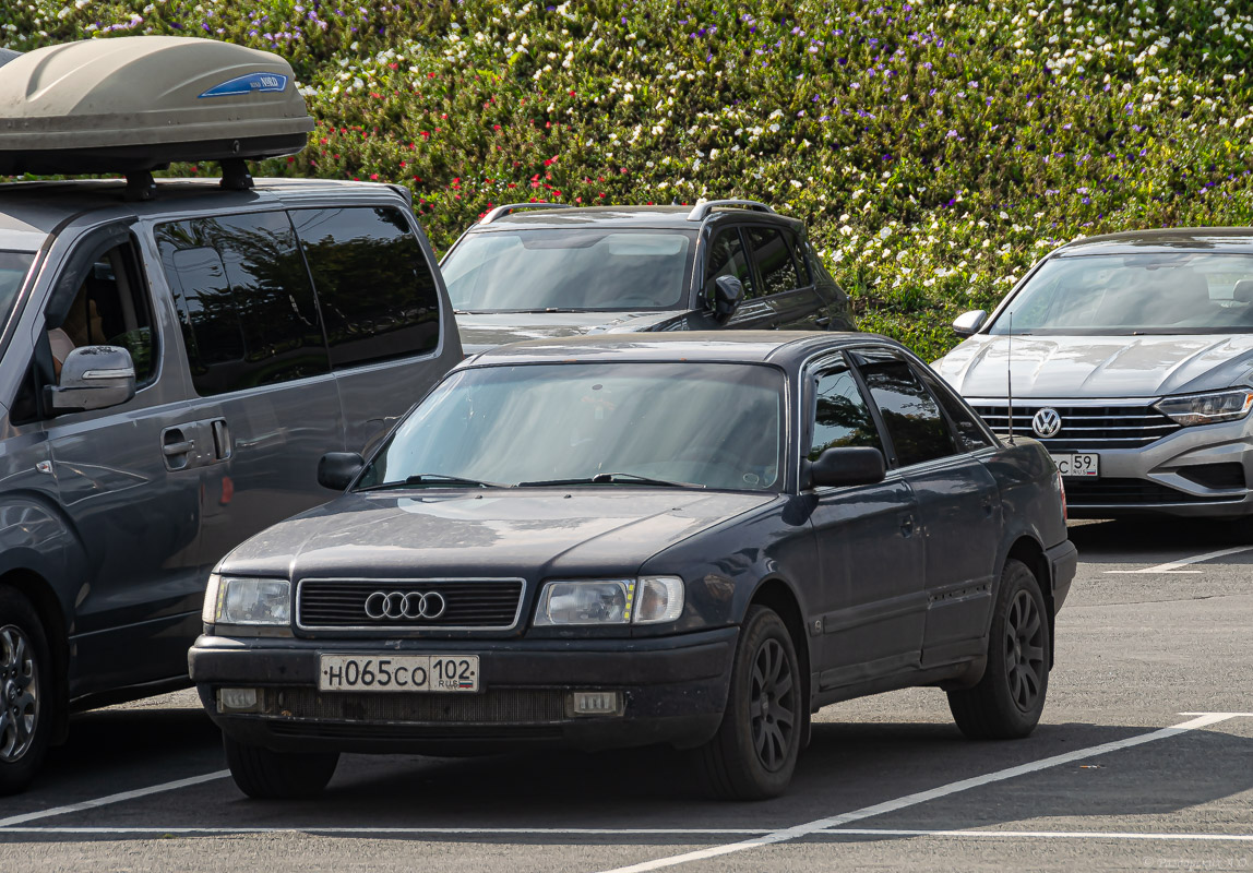 Башкортостан, № Н 065 СО 102 — Audi 100 (C4) '90-94