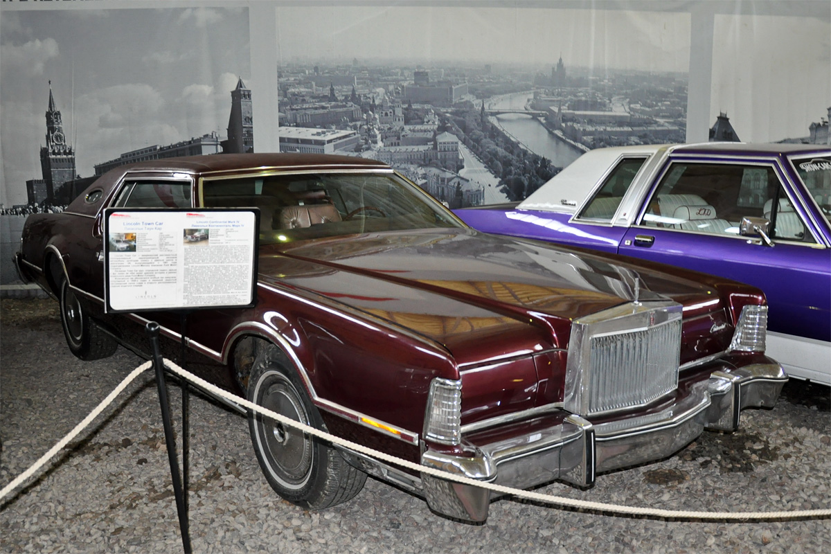 Москва, № (77) Б/Н 0428 — Lincoln Continental Mark VI '80-83