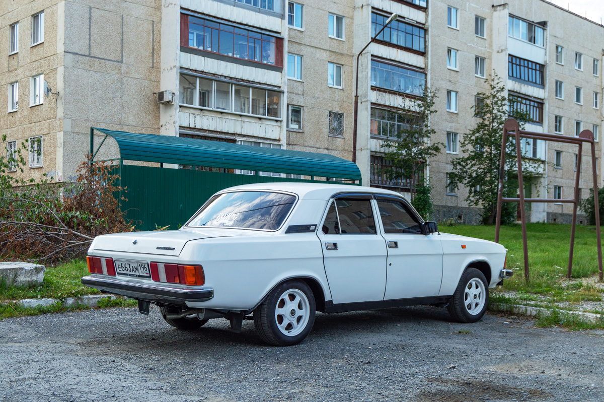 Свердловская область, № Е 663 АМ 196 — ГАЗ-3102 '81-08