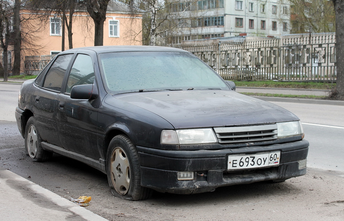 Псковская область, № Е 693 ОУ 60 — Opel Vectra (A) '88-95