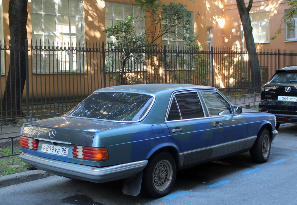 Санкт-Петербург, № Р 819 УЕ 98 — Mercedes-Benz (W126) '79-91