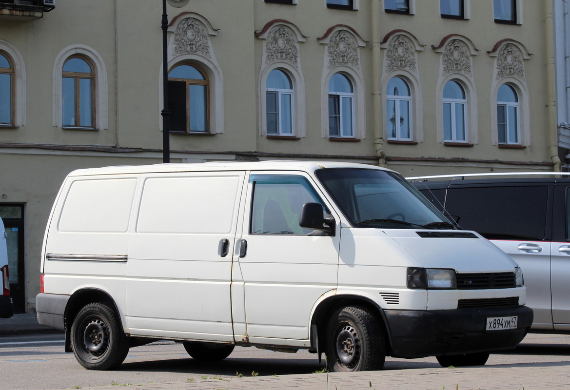 Ленинградская область, № Х 894 ХМ 47 — Volkswagen Typ 2 (T4) '90-03