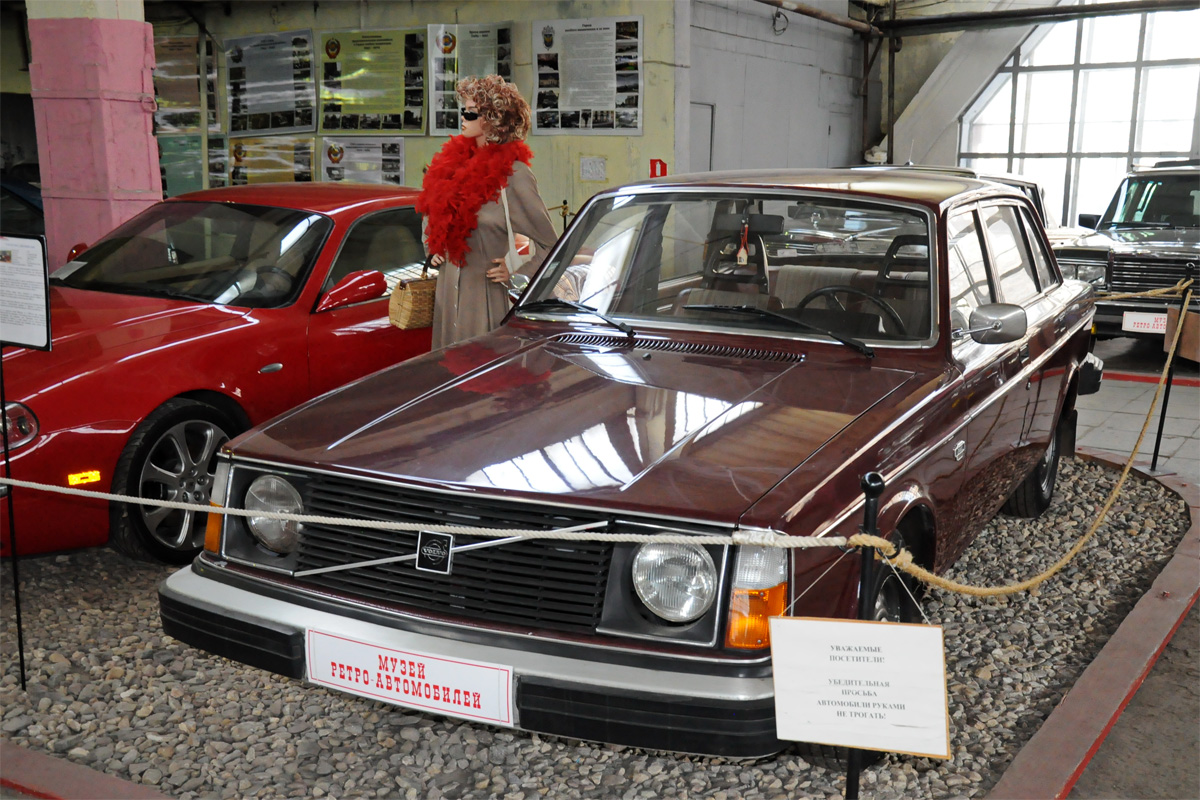 Москва, № В 837 УХ 97 — Volvo 244 GL '75-78