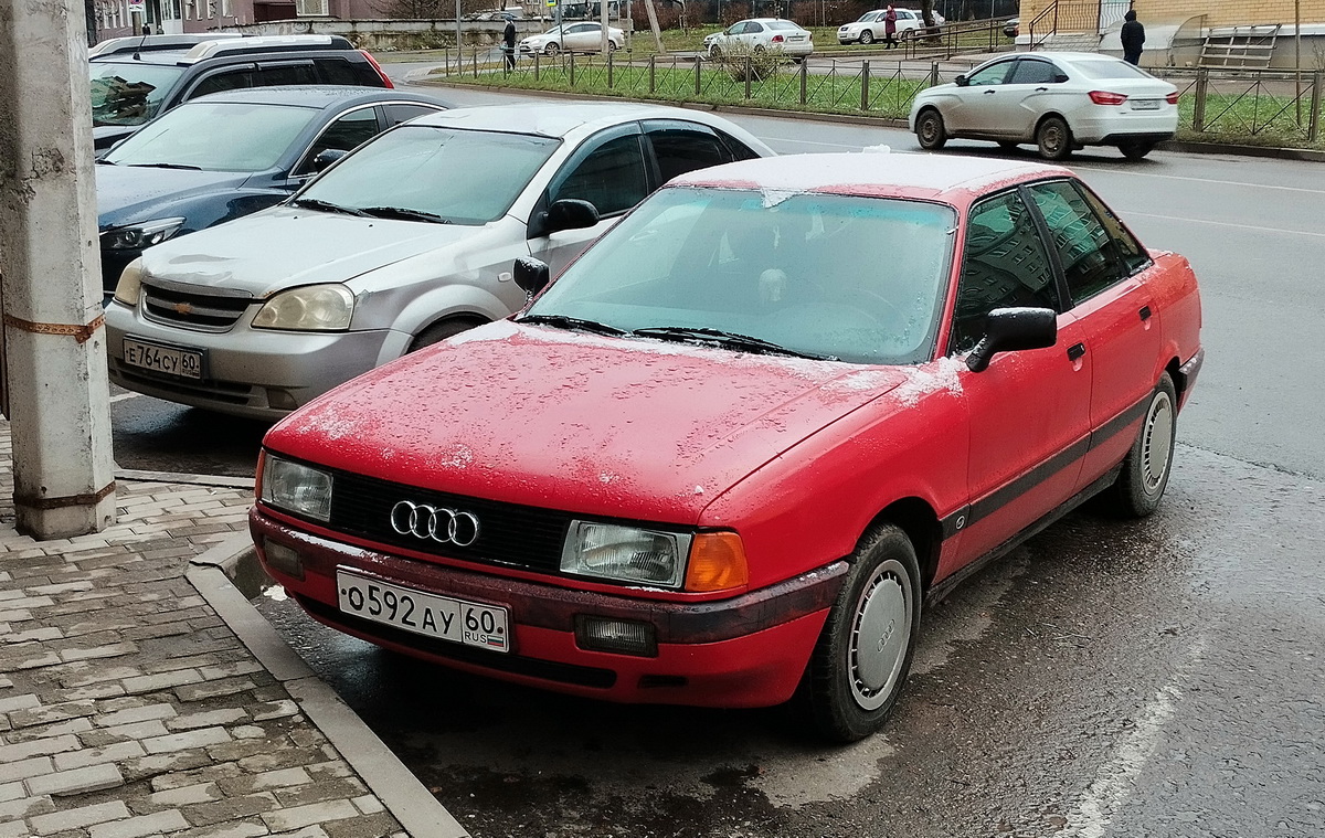 Псковская область, № О 592 АУ 60 — Audi 80 (B3) '86-91