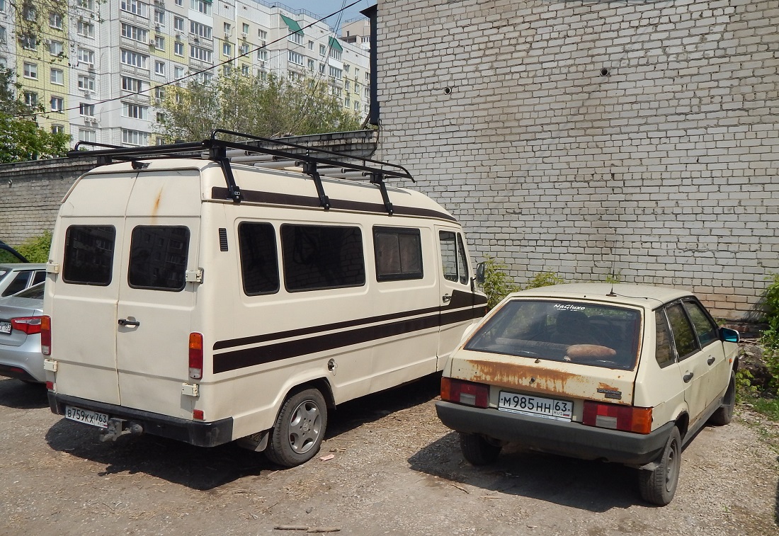 Самарская область, № В 759 КХ 763 — Mercedes-Benz T1 '76-96; Самарская область, № М 985 НН 63 — ВАЗ-2109 '87-93