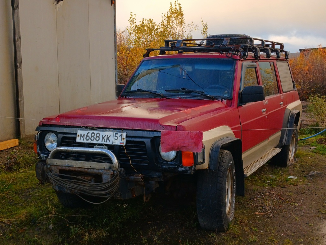 Мурманская область, № М 688 КК 51 — Nissan Patrol (Y60) '87-97