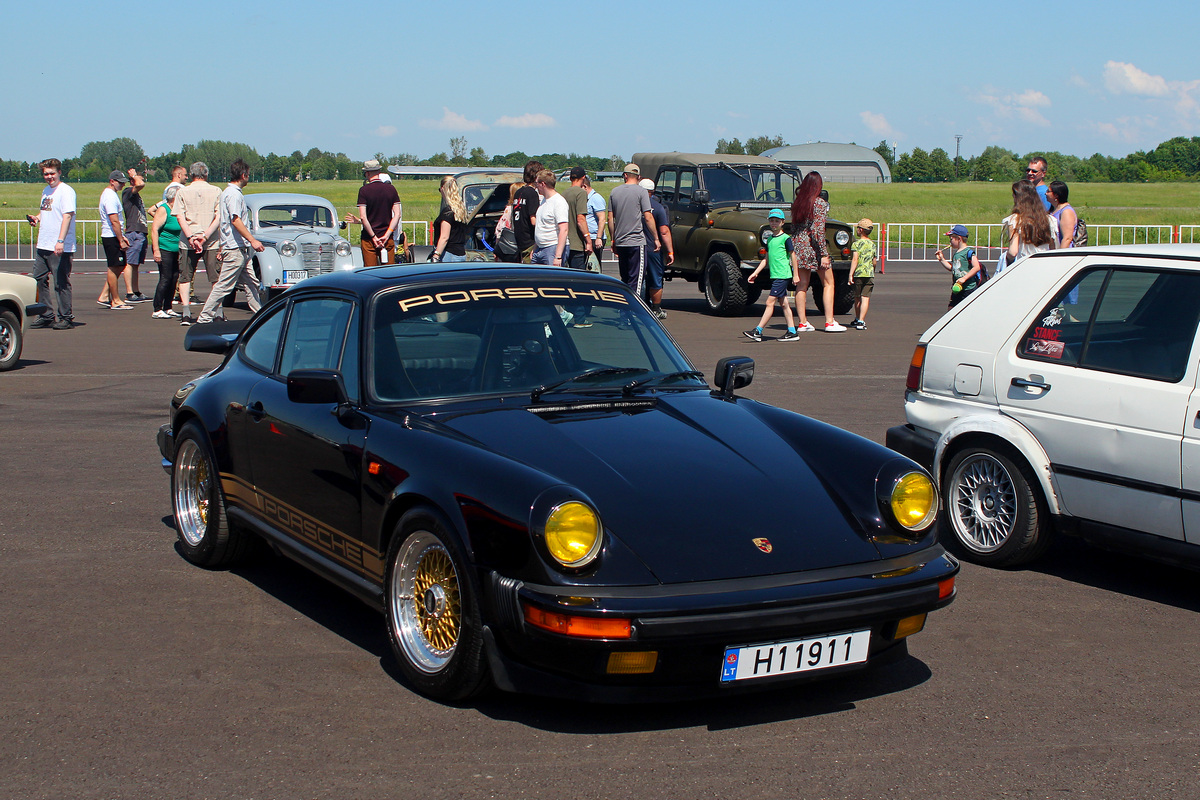 Литва, № H11911 — Porsche 911 (964) '88-94; Литва — Retro mugė 2024