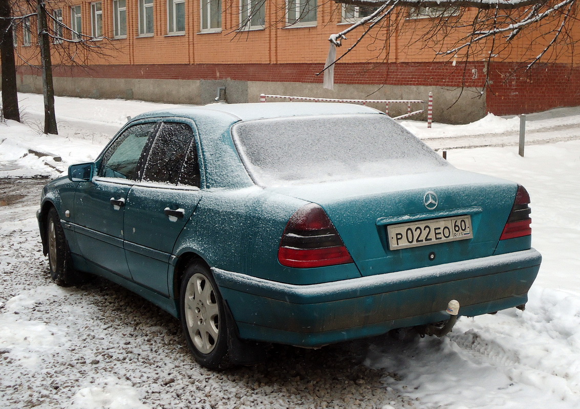 Псковская область, № Р 022 ЕО 60 — Mercedes-Benz (W202) '93-00