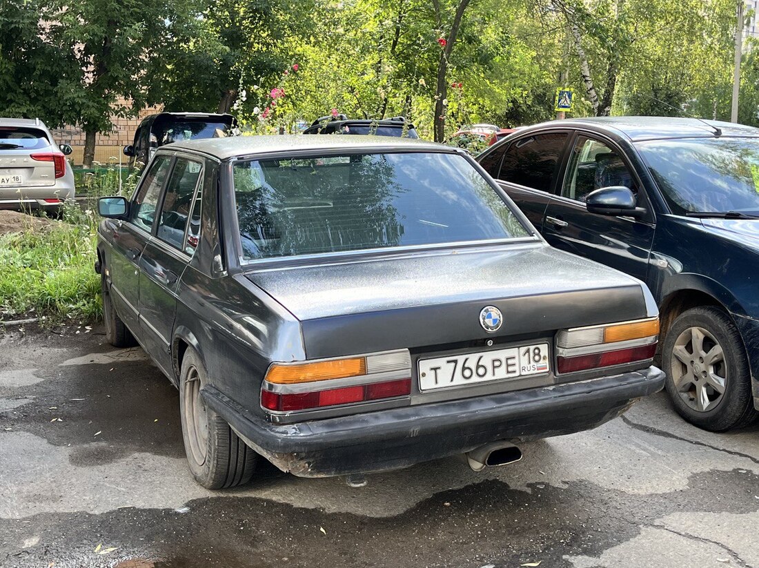 Удмуртия, № Т 766 РЕ 18 — BMW 5 Series (E28) '82-88