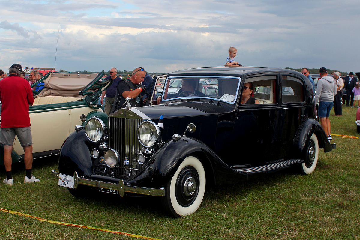 Эстония, № A 528 — Rolls-Royce Wraith '38-39; Литва — Nesenstanti klasika 2024