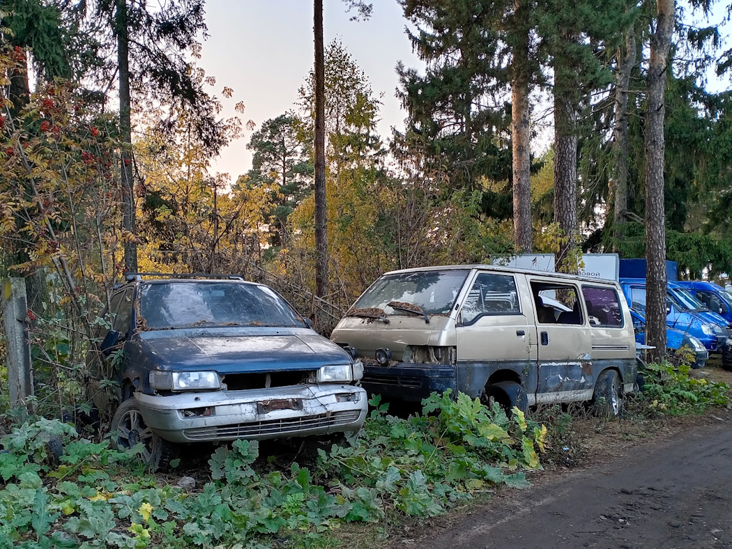 Москва, № (77) Б/Н 0668 — Mitsubishi Space Runner (N10W) '91–97; Москва, № (77) Б/Н 0397 — Hyundai H-100/Grace '87-93