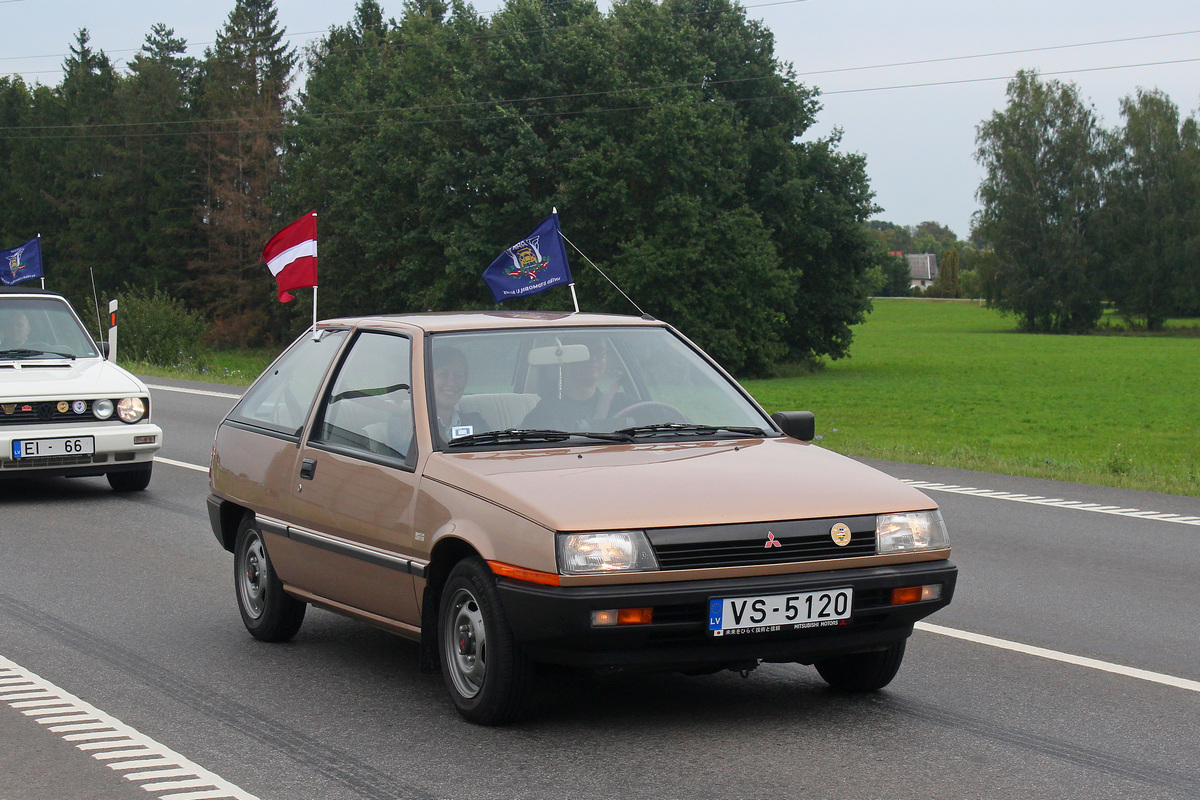 Латвия, № VS-5120 — Mitsubishi Colt (C10) '83-87; Литва — Baltijos kelias 35