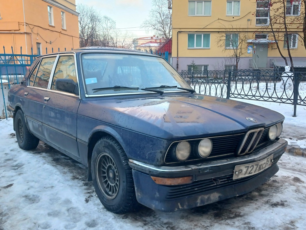 Мурманская область, № Р 727 КС 51 — BMW 5 Series (E28) '82-88