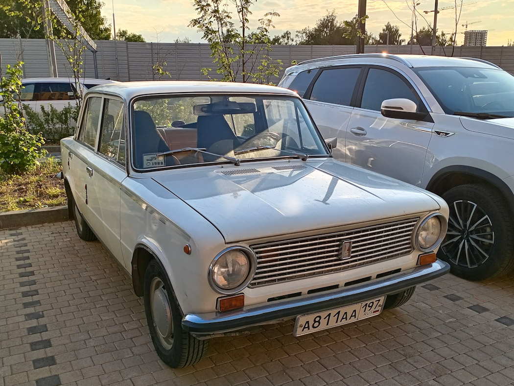 Москва, № А 811 АА 197 — ВАЗ-21013 '77-88