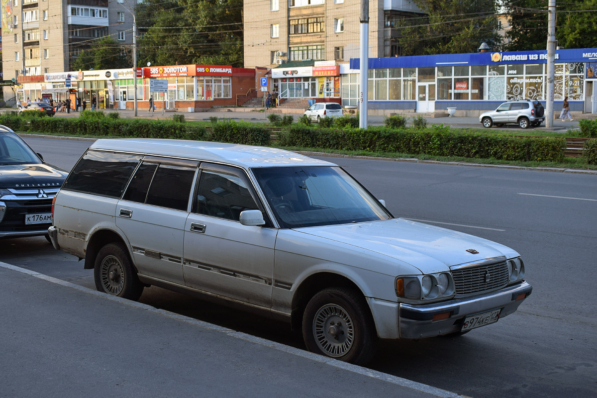 Алтайский край, № В 974 КЕ 122 — Toyota Crown (S130, facelift) '91-99