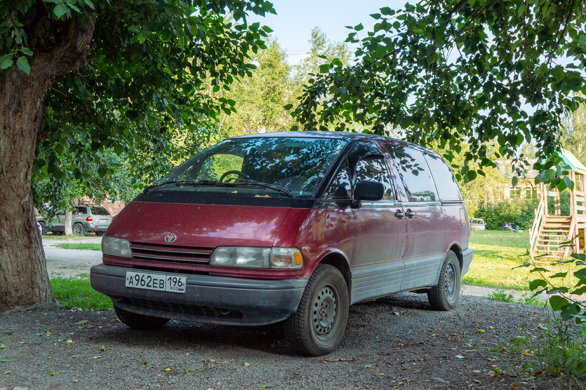 Свердловская область, № А 962 ЕВ 196 — Toyota Estima Lucida '92-99