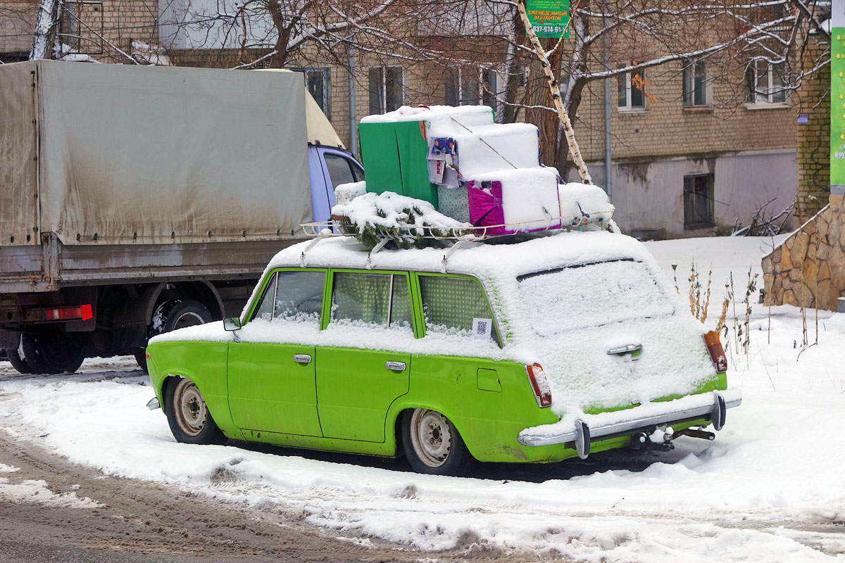 Саратовская область, № М 100 УМ 64 — ВАЗ-2102 '71-86