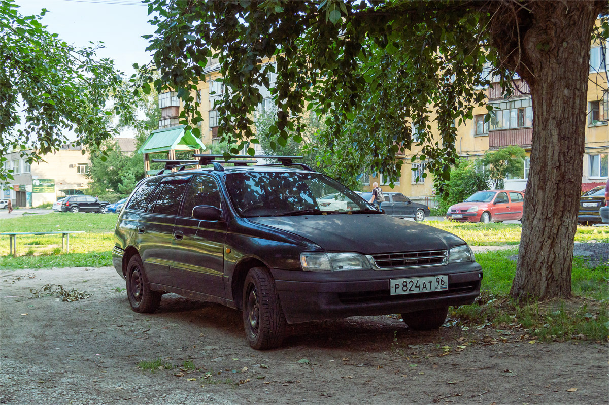 Свердловская область, № Р 824 АТ 96 — Toyota Caldina (T190) '92-02