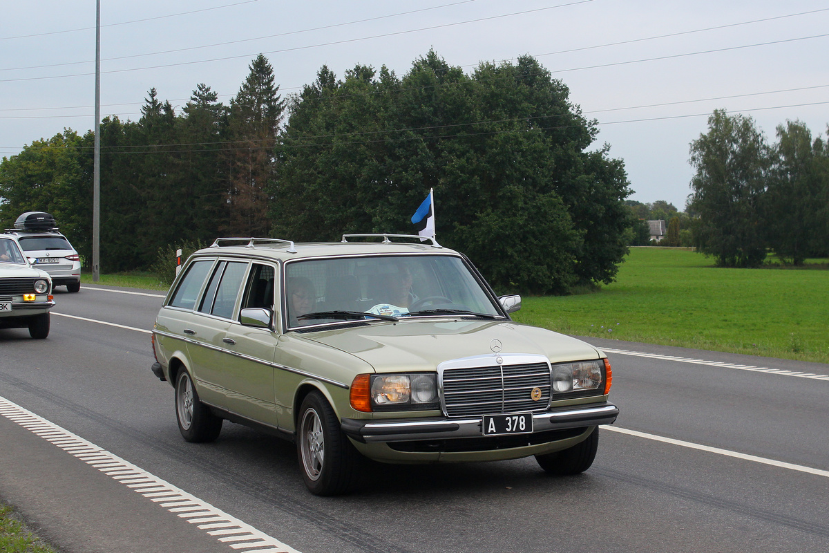 Эстония, № A 378 — Mercedes-Benz (S123) '77-86; Литва — Baltijos kelias 35