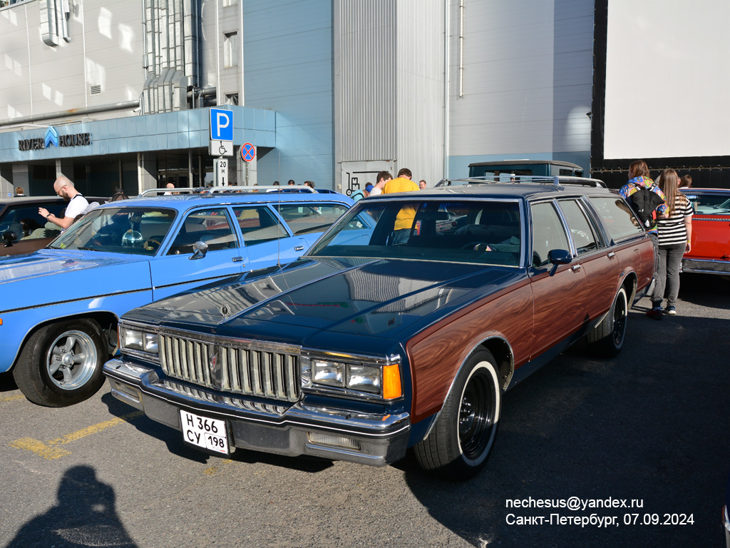 Санкт-Петербург, № Н 366 СУ 198 — Pontiac Parisienne (5G) '77-86; Санкт-Петербург — Выставка классических и кастомных автомобилей и мотоциклов "Original Meet 2024"