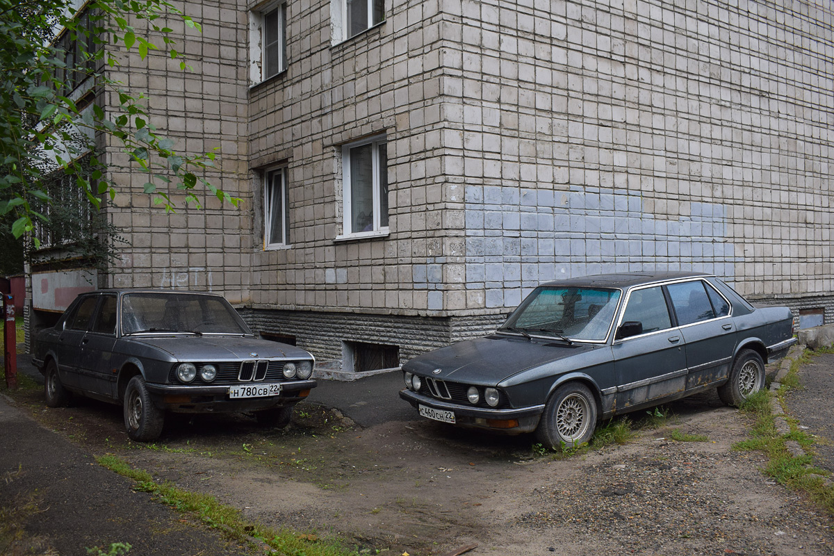 Алтайский край, № Н 780 СВ 22 — BMW 5 Series (E28) '82-88; Алтайский край, № С 460 СН 22 — BMW 5 Series (E28) '82-88