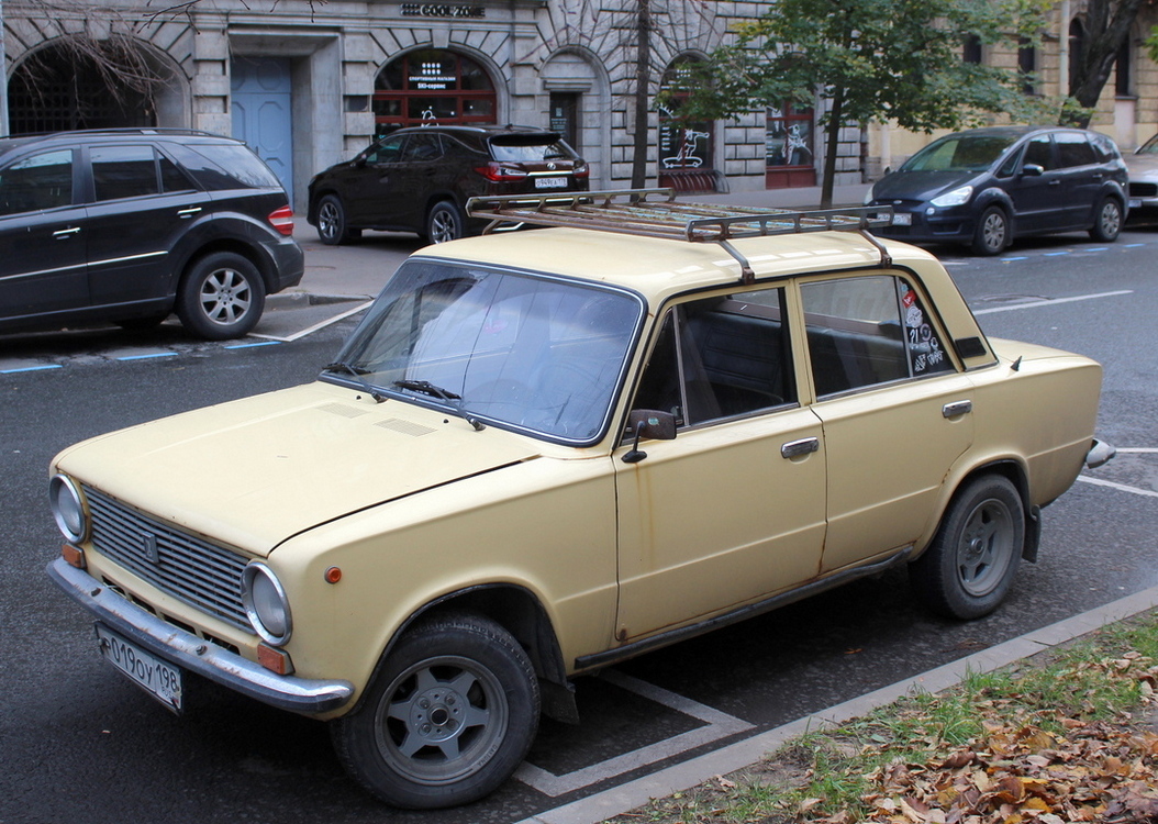 Санкт-Петербург, № Р 019 ОУ 198 — ВАЗ-21013 '77-88