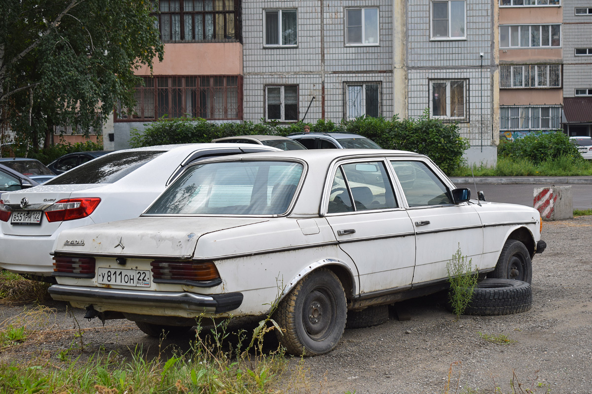 Алтайский край, № У 811 ОН 22 — Mercedes-Benz (W123) '76-86