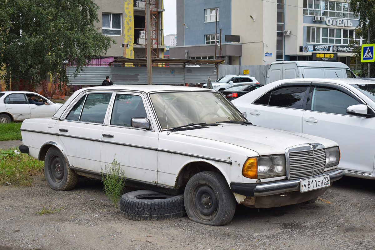 Алтайский край, № У 811 ОН 22 — Mercedes-Benz (W123) '76-86