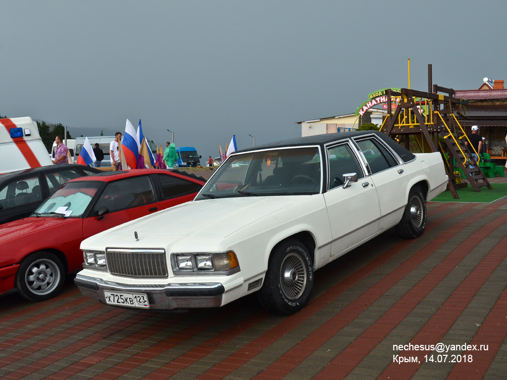 Краснодарский край, № Х 725 КВ 123 — Ford LTD Crown Victoria '80-91; Крым — Крымский фестиваль автомобилей "Мост"