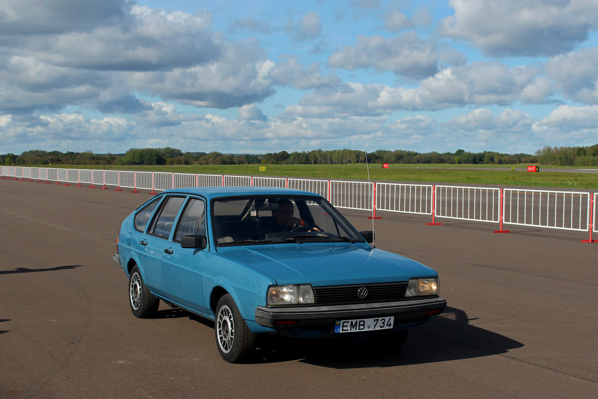 Литва, № EMB 734 — Volkswagen Passat (B2) '80-88; Литва — Retro mugė 2024 ruduo