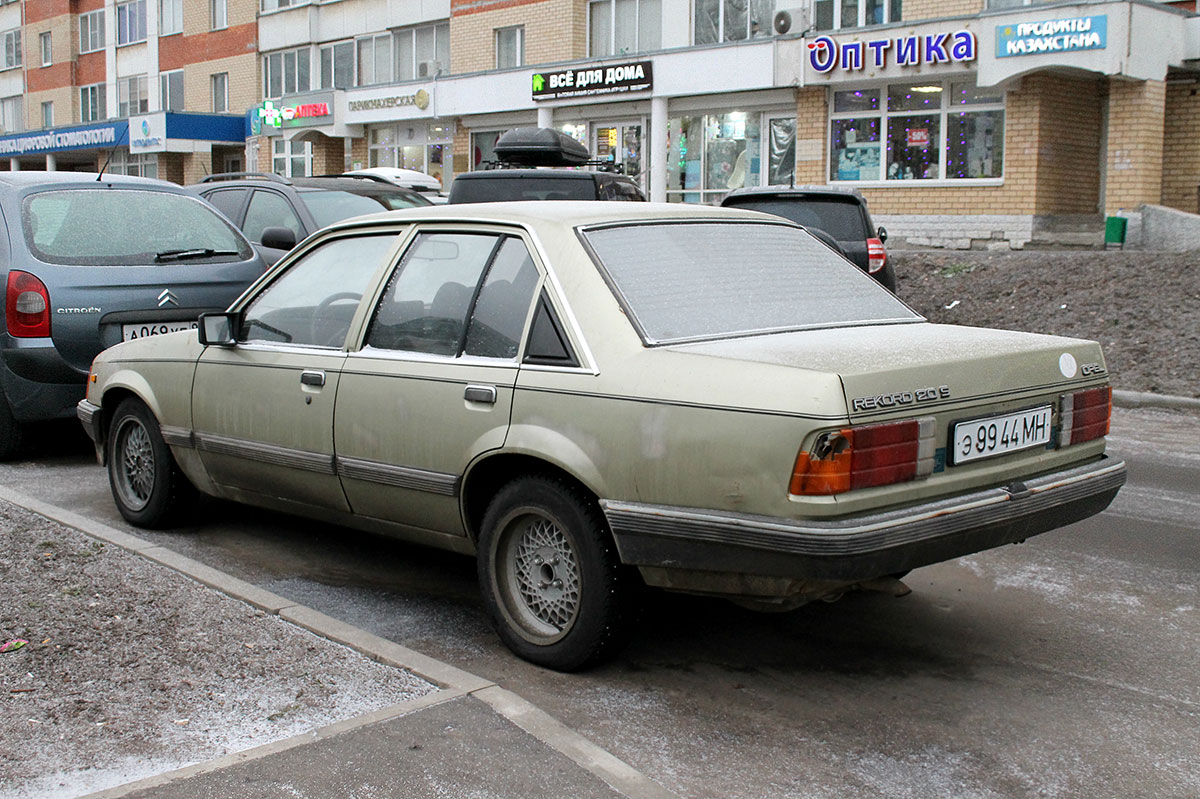 Москва, № Э 9944 МН — Opel Rekord (E2) '82-86