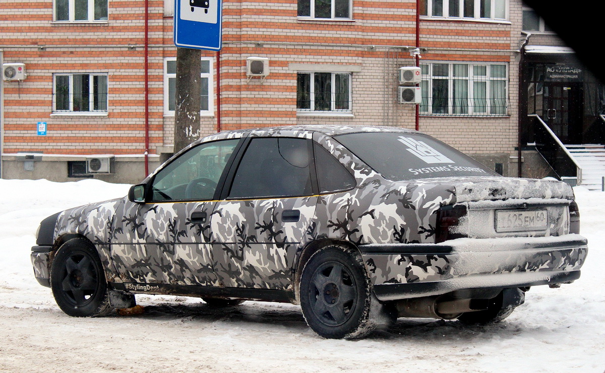 Псковская область, № Т 625 ЕМ 60 — Opel Vectra (A) '88-95