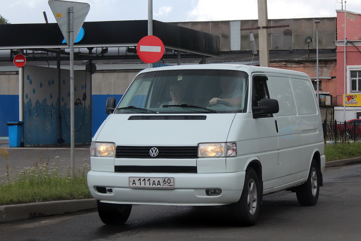 Псковская область, № А 111 АА 60 — Volkswagen Typ 2 (T4) '90-03