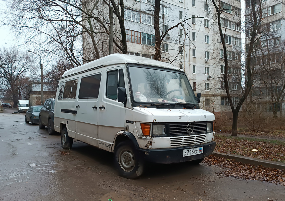 Луганская область, № А 715 ХК — Mercedes-Benz T1 '76-96