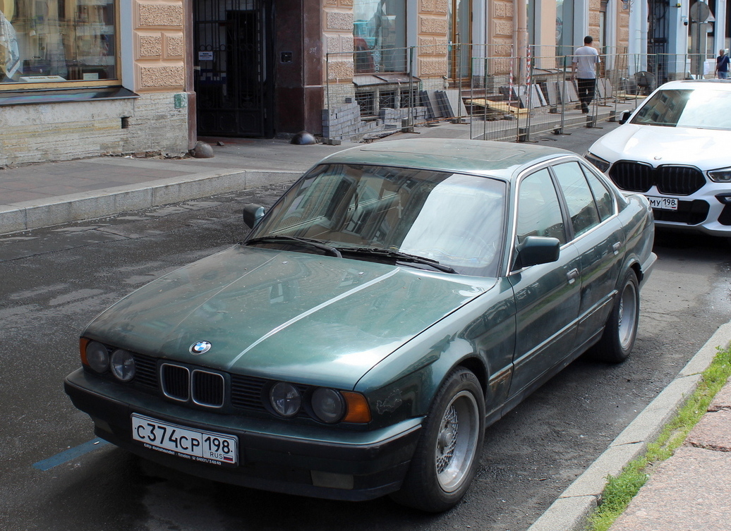 Санкт-Петербург, № С 374 СР 198 — BMW 5 Series (E34) '87-96