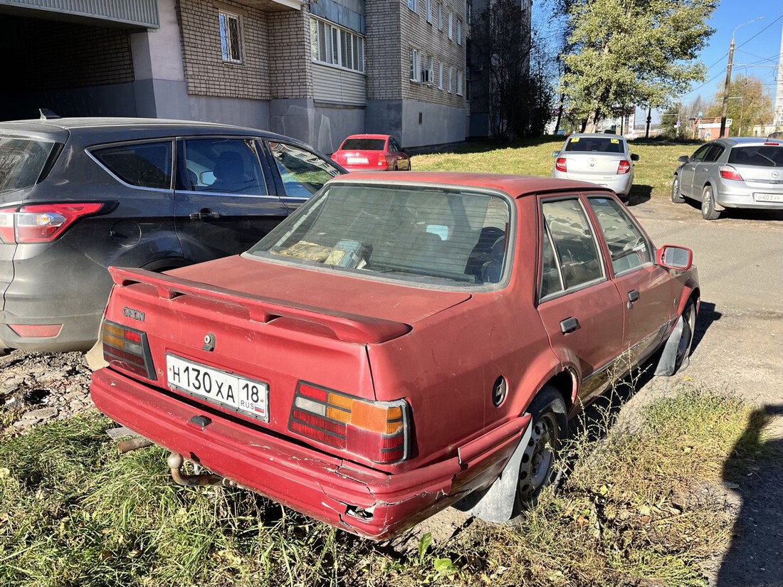 Удмуртия, № Н 130 ХА 18 — Ford Orion MkII '86-90