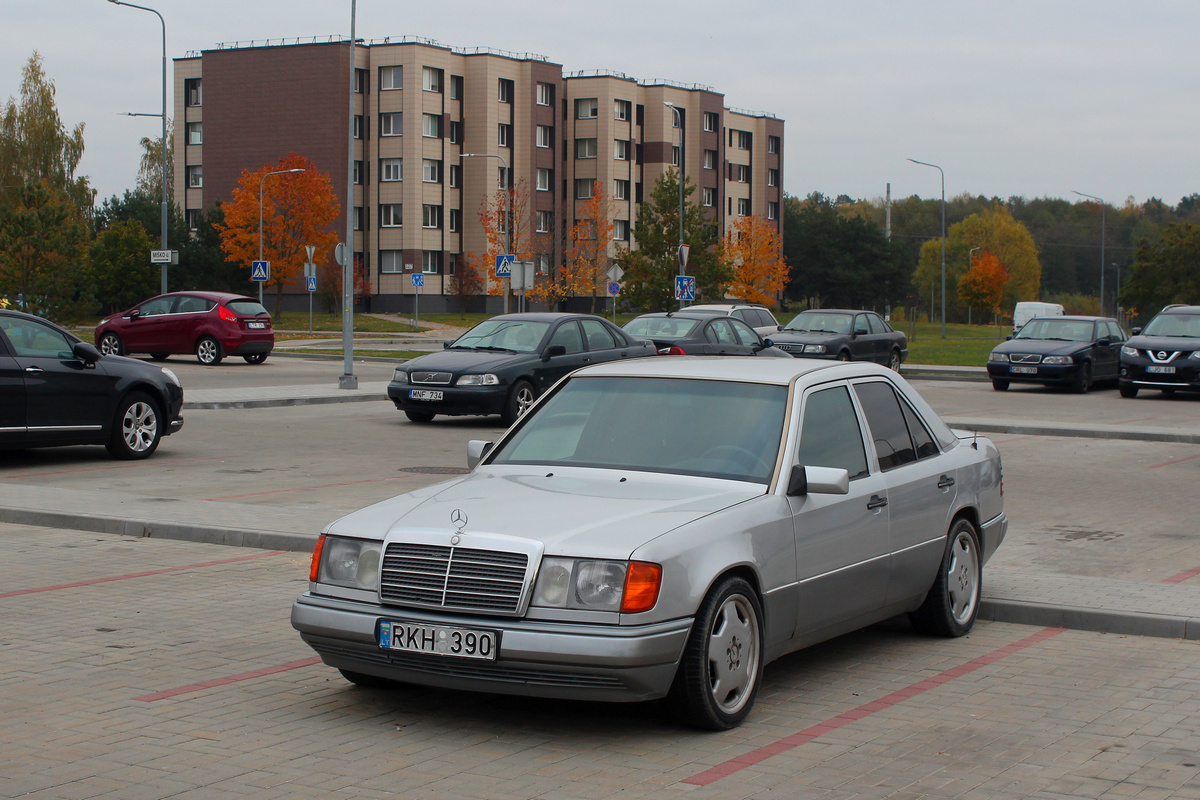 Литва, № RKH 390 — Mercedes-Benz (W124) '84-96