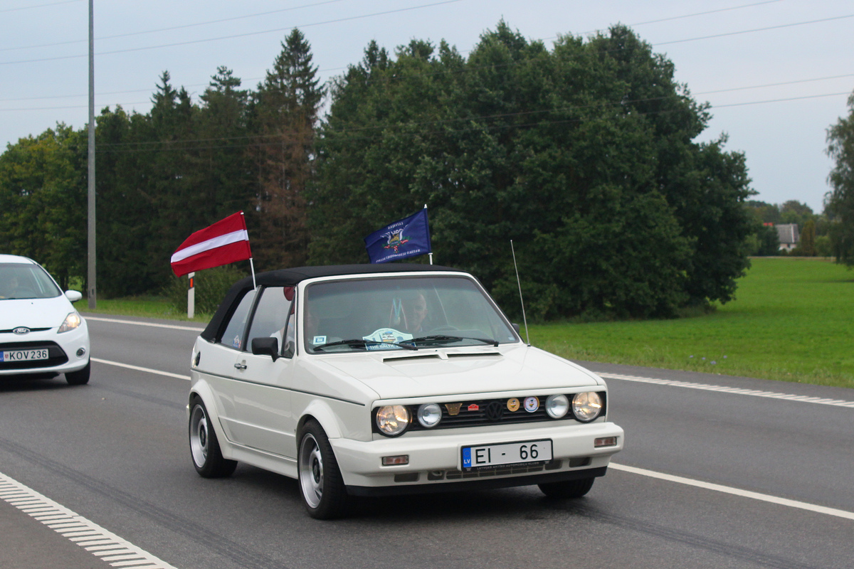 Латвия, № EI-66 — Volkswagen Golf (Typ 17) '74-88; Литва — Baltijos kelias 35