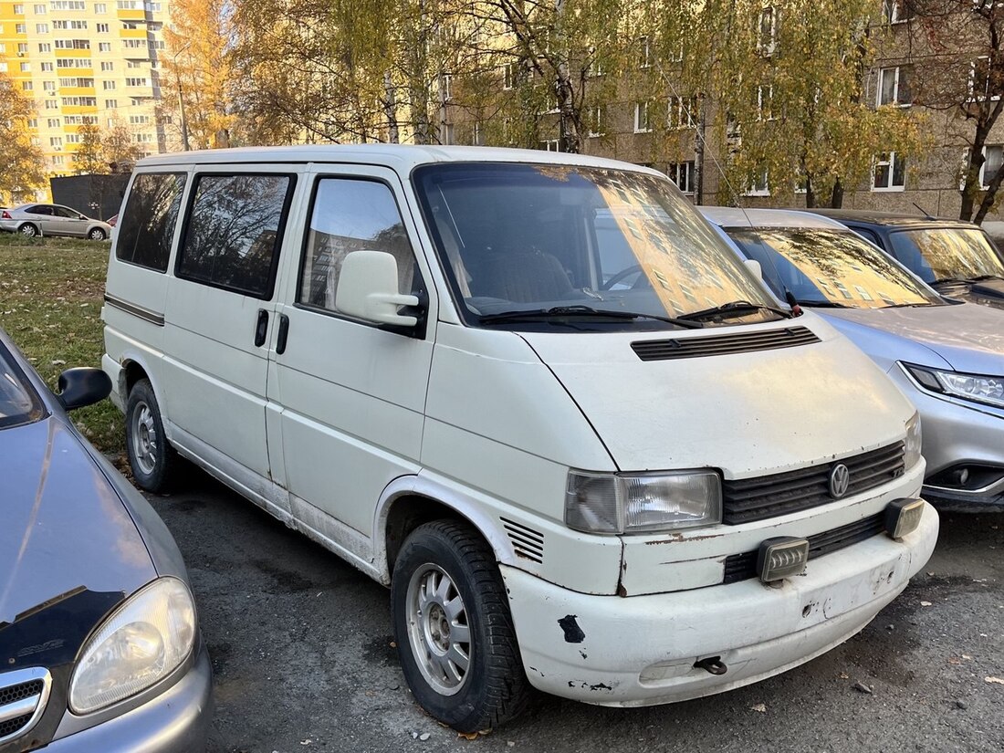 Удмуртия, № (18) Б/Н 0097 — Volkswagen Typ 2 (T4) '90-03