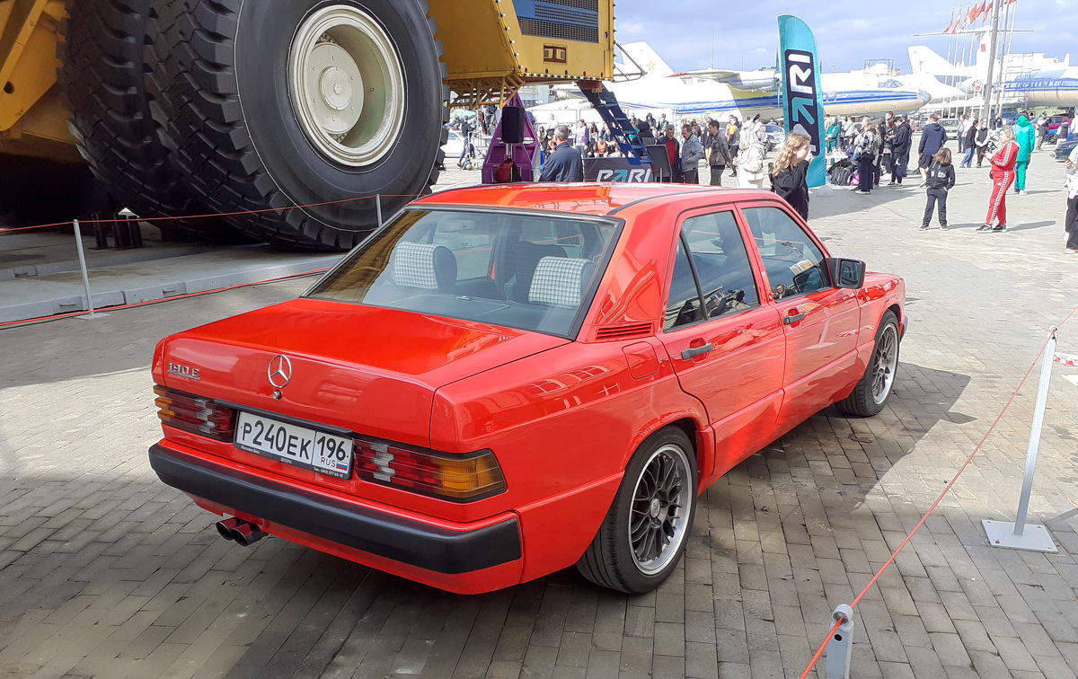 Свердловская область, № Р 240 ЕК 196 — Mercedes-Benz 190 (W201) '82-93