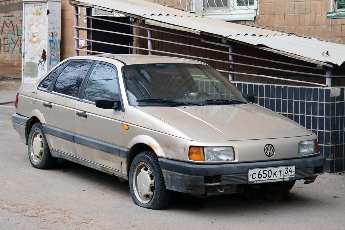 Волгоградская область, № С 650 КТ 34 — Volkswagen Passat (B3) '88-93