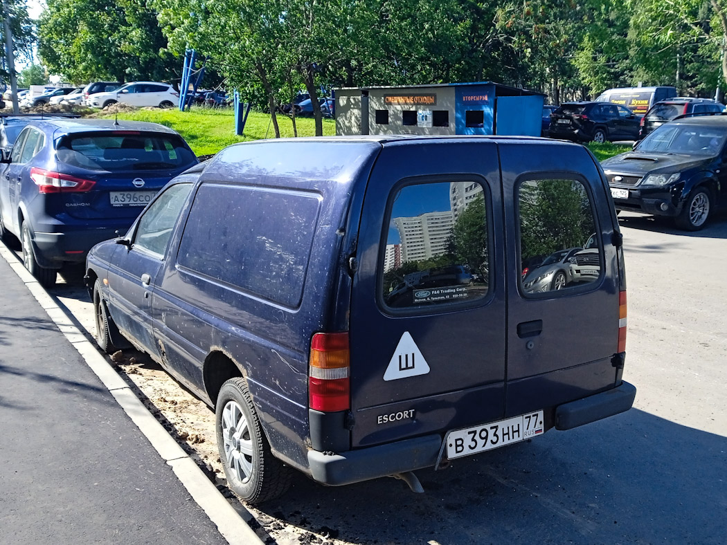 Москва, № В 393 НН 77 — Ford Escort MkVI '95-00